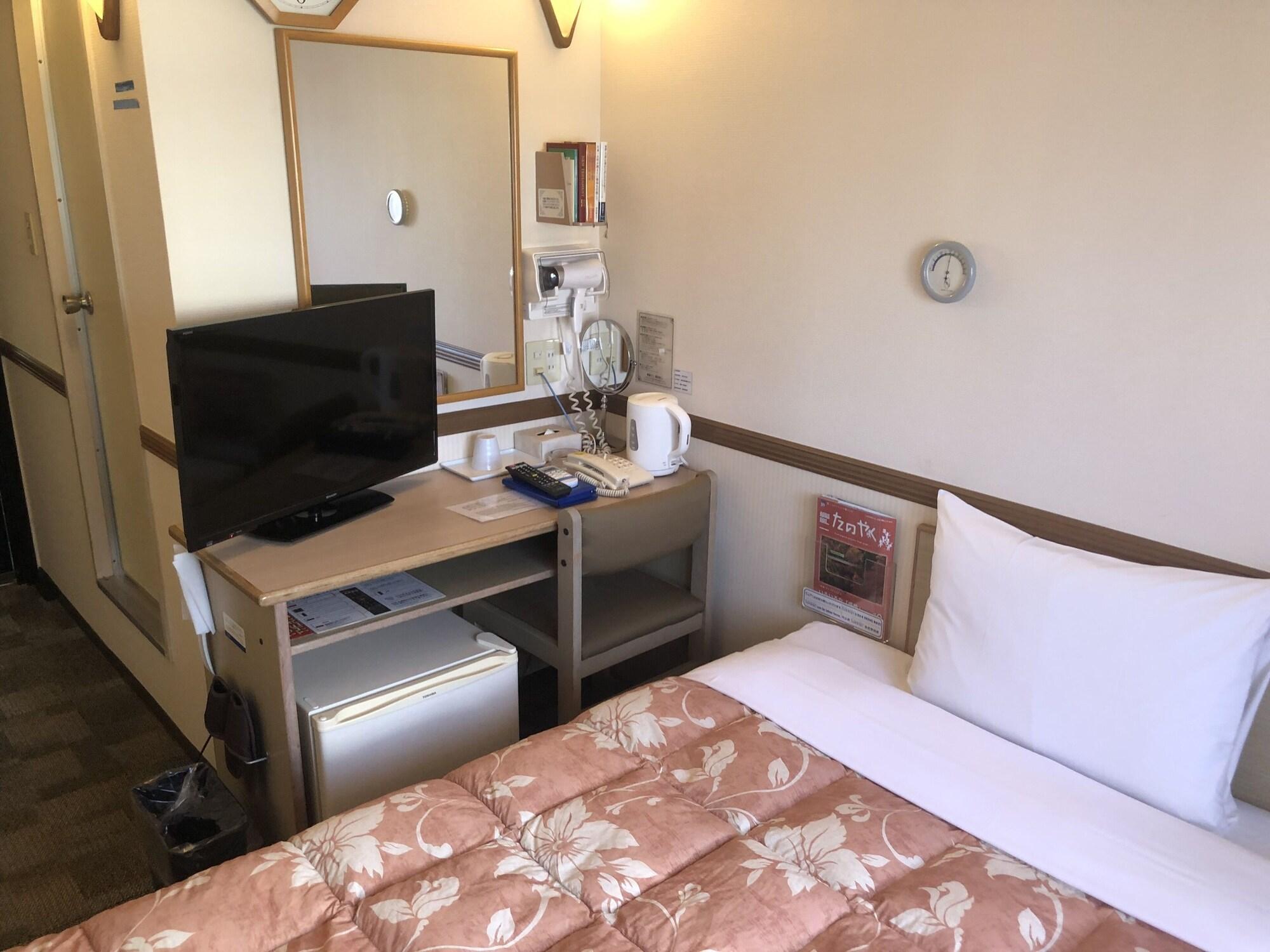 Toyoko Inn Yokohama Nishi-Guchi Exteriör bild